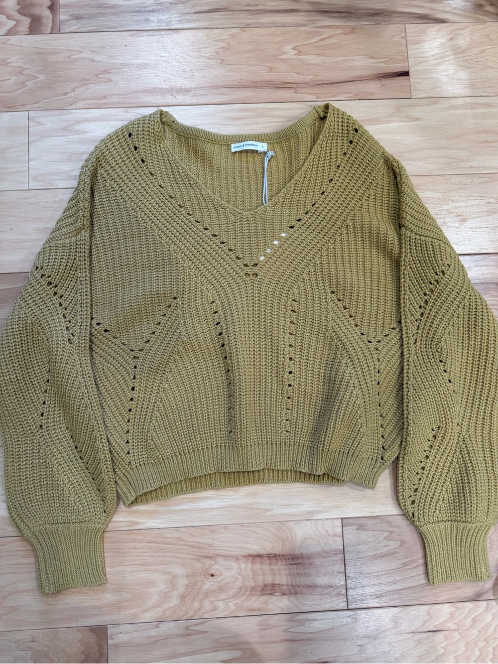 NWT Moon & Madison Women’s Large Mustard Yellow Green Pointelle Knit Sweater